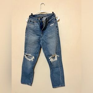 AE RIPPED MOM JEANS 0 X-SHORT
